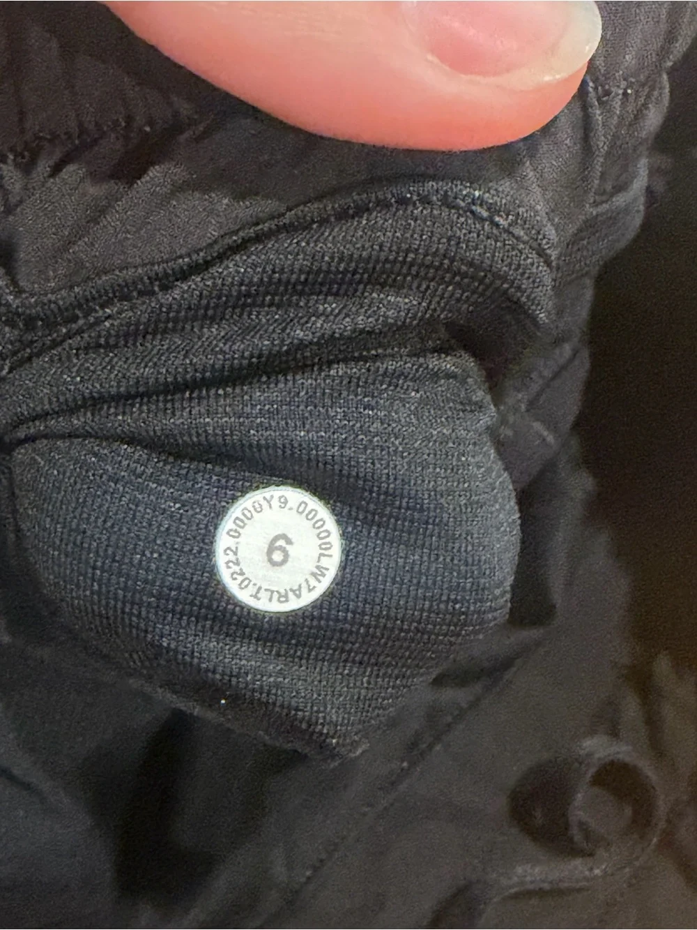 Lululemon Hotty Hots 4” size 6 black